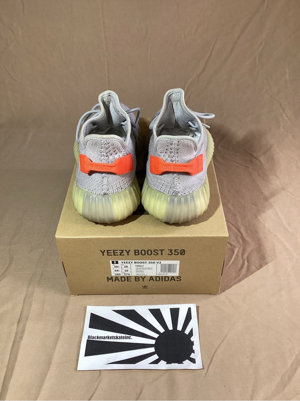 Adidas Yeezy Boost 350 V2 Tail Light FX9017 Men's Size 10.5 - Picture 8 of 9